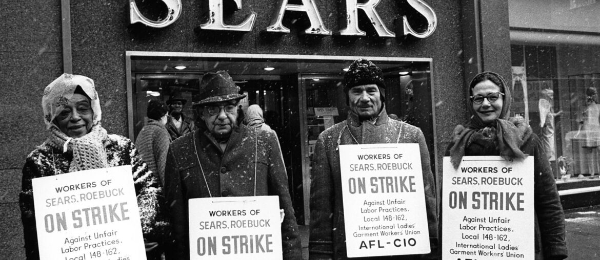 Sears Roebuck employees on strike against unfair labor practices, March 15, 1967.