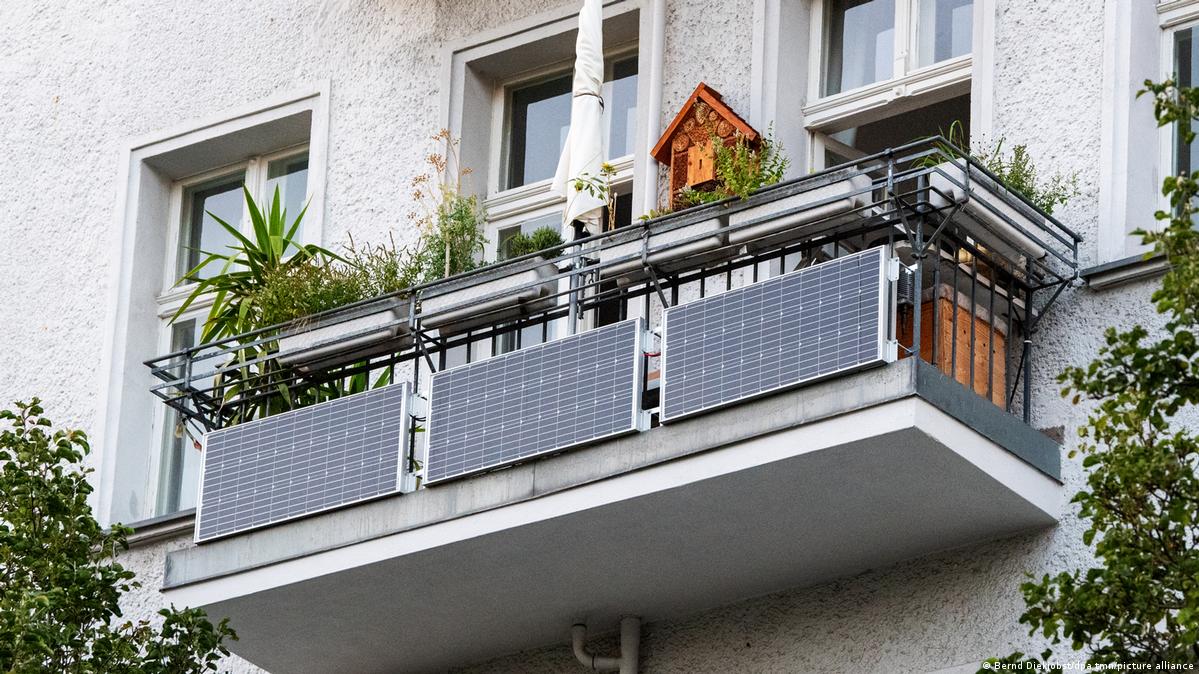 Balcony Solar Legislation is Sweeping the U.S. to Keep Energy Prices Down for Residents